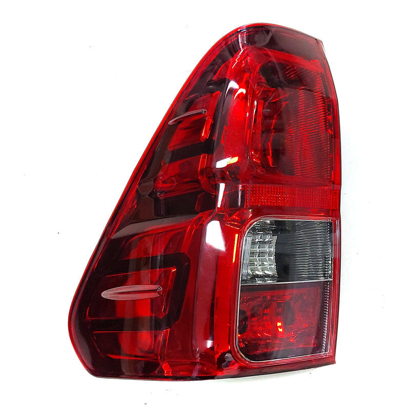 Faro Trasero LED Hilux Revo 2015 Con Antiniebla-Faros Traseros-Multishop Uruguay
