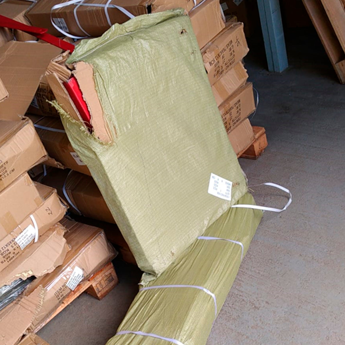 Grúa Pluma hidráulica plegable 2T para motores y talleres-Gruas-Multishop Uruguay